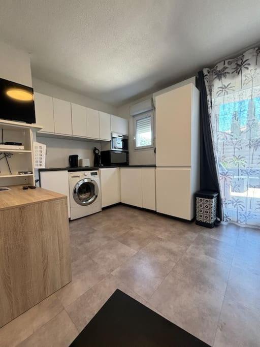Appartement Terrasse Et Piscine Montpellier Bagian luar foto