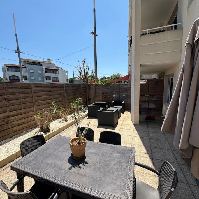 Appartement Terrasse Et Piscine Montpellier Bagian luar foto
